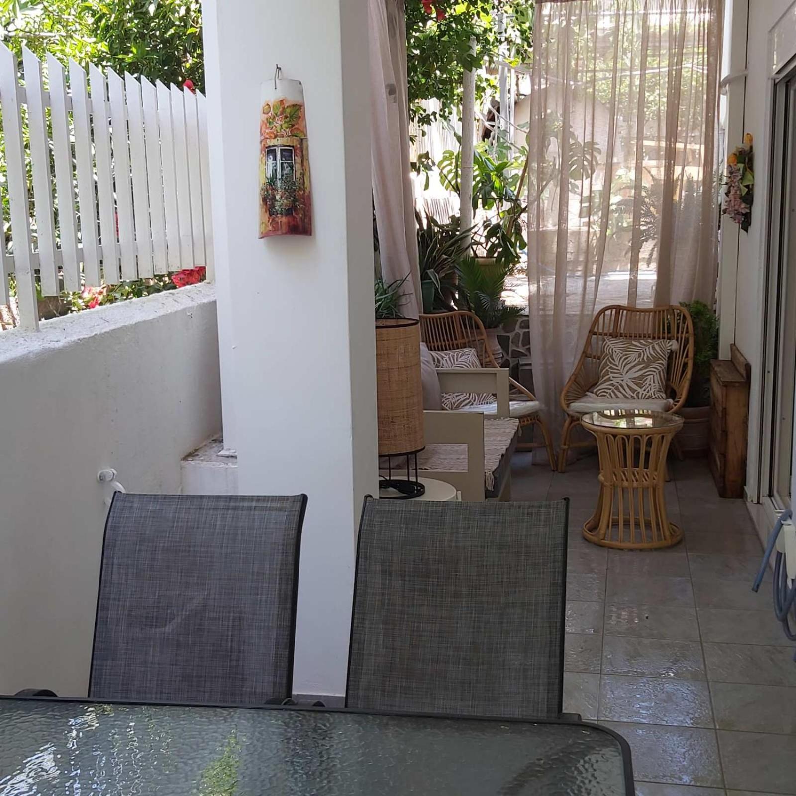 Eytyhias Yard Apartments In Poros Poros Town Exterior photo